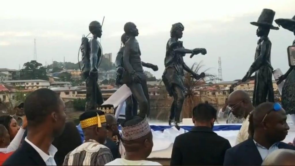 LCP, GoL Dedicate Bicentennial Square 