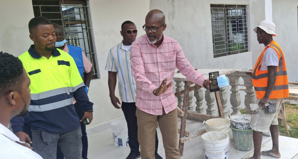 Dillon Vows Free Access to Sinkor Library