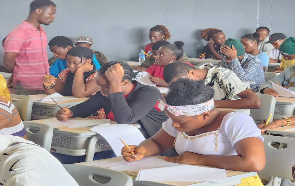 Women Outperform Men in UL Entrance Exam